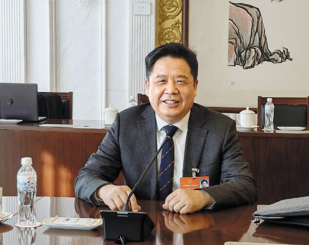 加快能源技術創(chuàng)新 促進成果轉化——訪全國人大代表、中國科學院寧波材料技術與工程研究所所長黃政仁