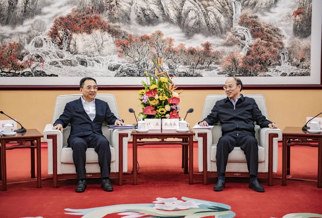 鄒磊拜會(huì)中國(guó)石油集團(tuán)黨組書記、董事長(zhǎng)戴厚良