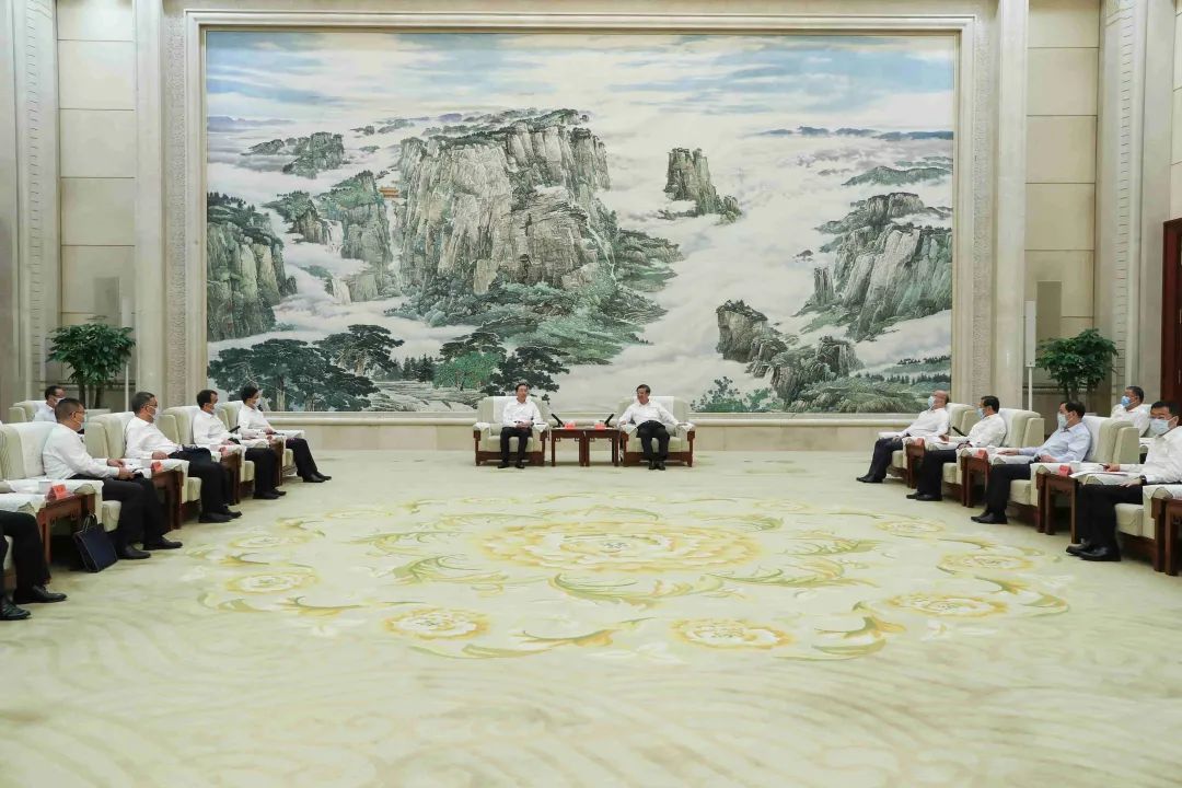國家電網(wǎng)董事長辛保安與河北省委書記倪岳峰、省長王正譜會談