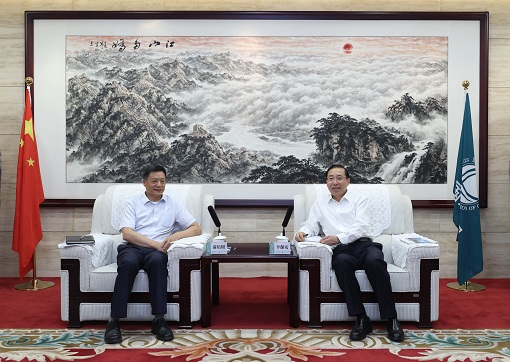 國家電網(wǎng)有限公司董事長、黨組書記辛保安與東方電氣集團董事長俞培根會談