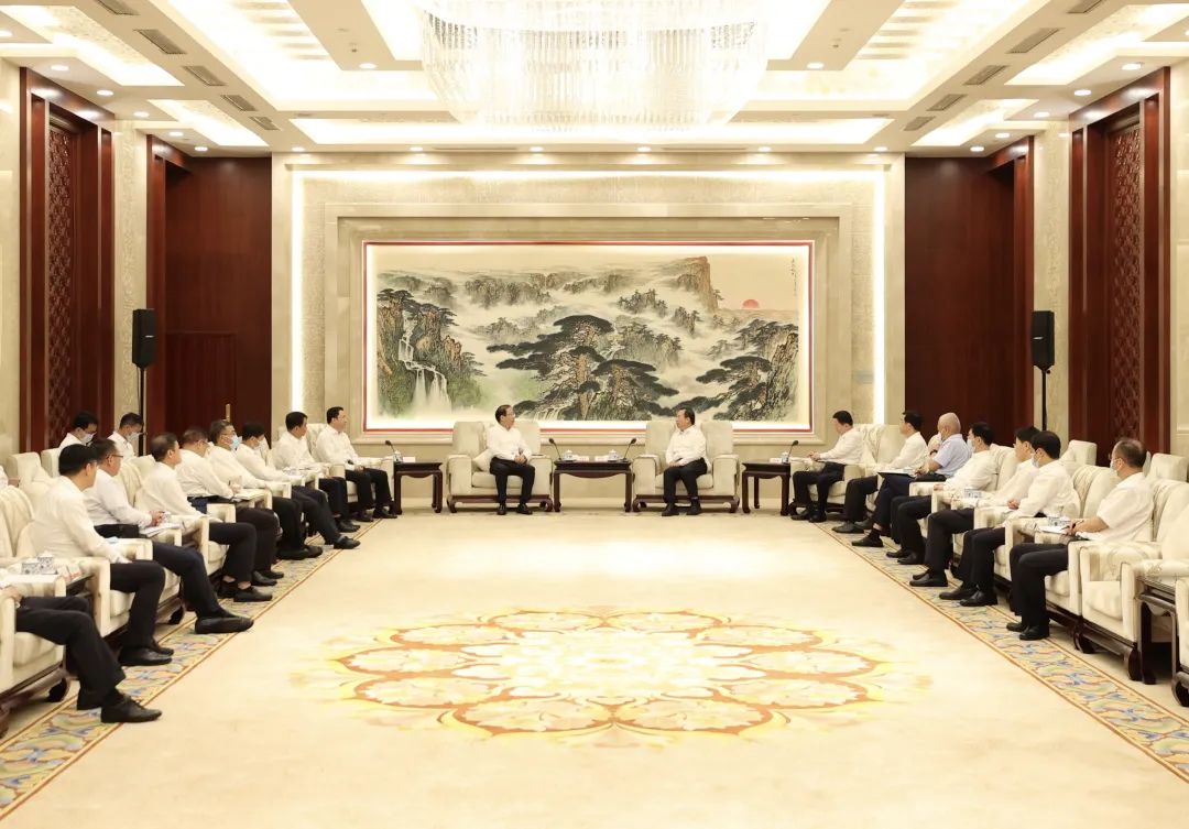 辛保安與山東省委書(shū)記李干杰、省長(zhǎng)周乃翔會(huì)談