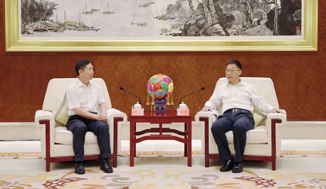 中核集團(tuán)總經(jīng)理、黨組副書記顧軍拜會(huì)廣西壯族自治區(qū)黨委書記劉寧