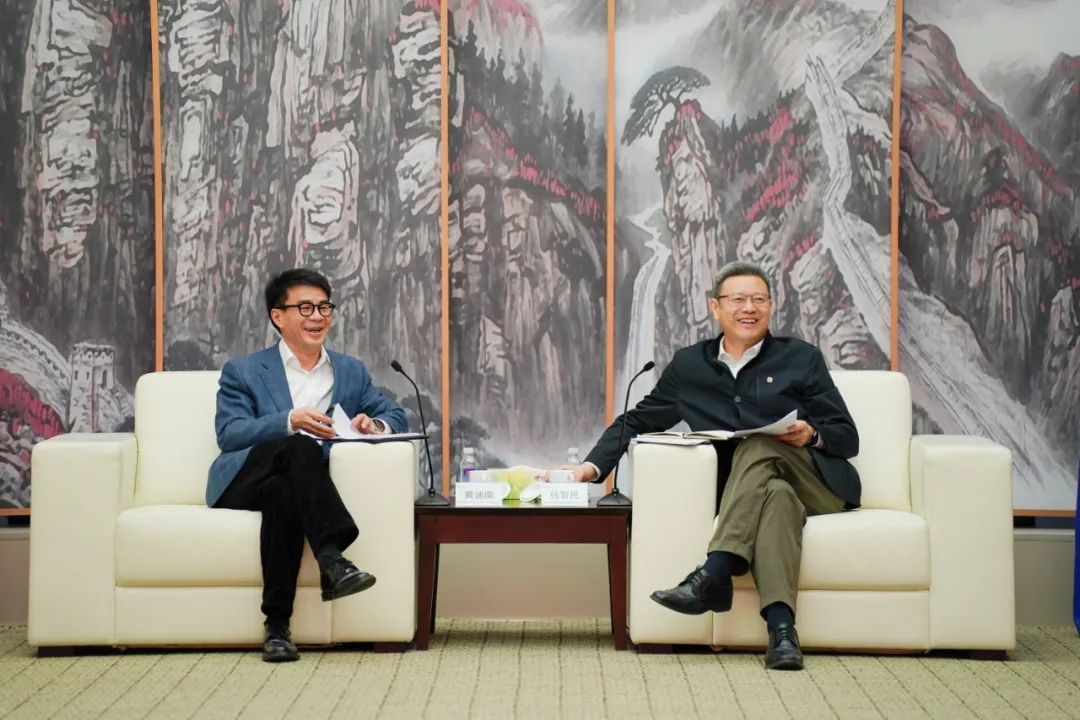國家電投黨組書記、董事長錢智民會(huì)見申能集團(tuán)黨委書記、董事長黃迪南