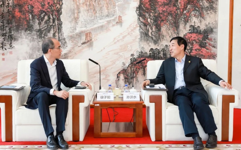 中國(guó)能建黨委副書記、總經(jīng)理孫洪水與中興通訊總裁徐子陽(yáng)會(huì)談