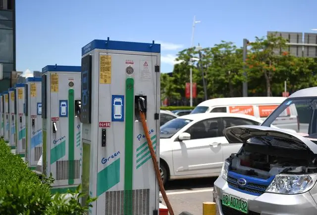中國(guó)電動(dòng)車企駛?cè)肴毡尽八{(lán)?！笔袌?chǎng)