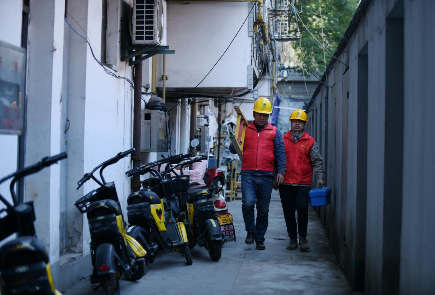 國(guó)網(wǎng)余姚市供電公司：“點(diǎn)亮黑樓道2.0”，借“光”照亮居民歸家路