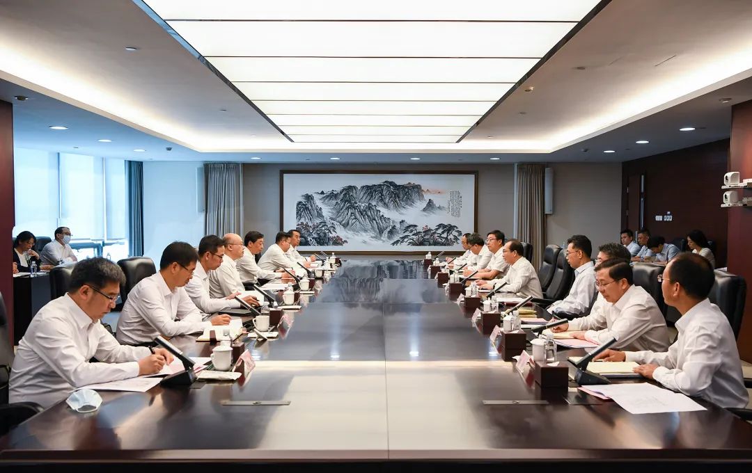 華電集團黨組書記、董事長江毅與河北省委副書記、省長王正譜舉行會談