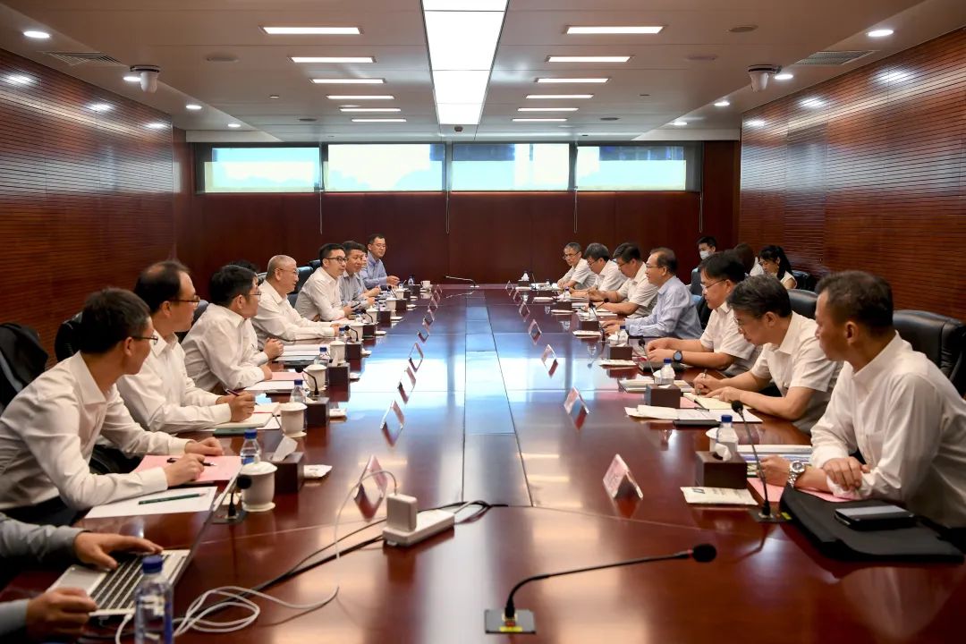 華電集團(tuán)黨組書記、董事長(zhǎng)江毅會(huì)見(jiàn)隆基綠能總裁李振國(guó)