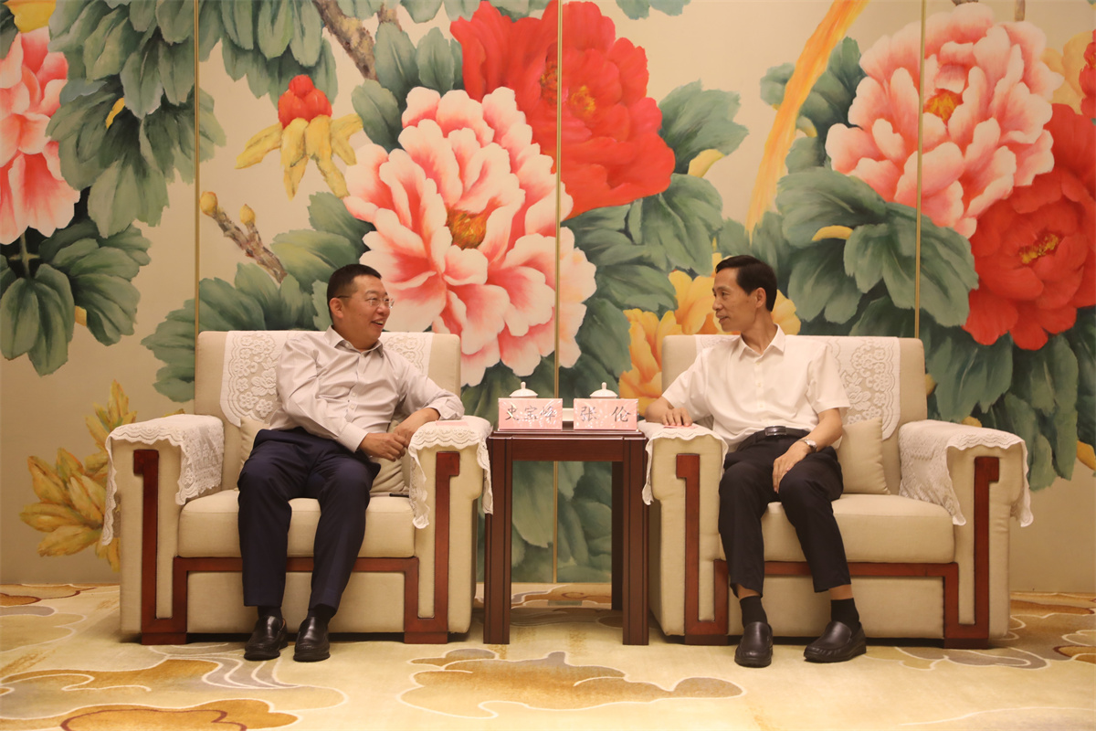 華潤(rùn)電力董事局主席史寶峰拜會(huì)菏澤市委書記張倫、市長(zhǎng)李春英