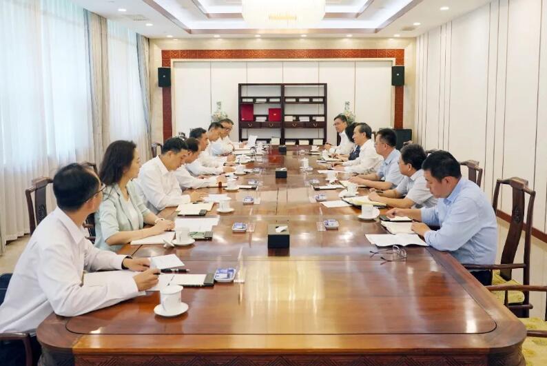 中國(guó)能建黨委書記、董事長(zhǎng)宋海良與中國(guó)貿(mào)促會(huì)會(huì)長(zhǎng)任鴻斌會(huì)談