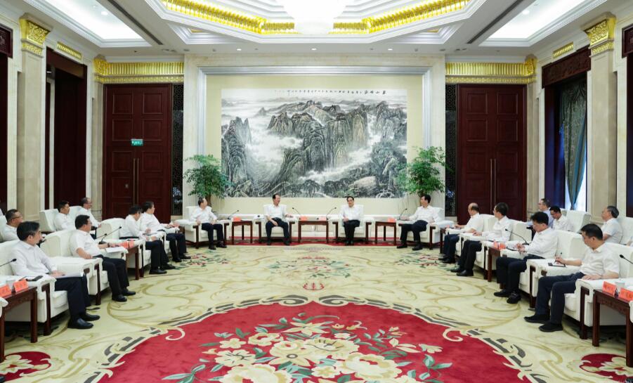 中國電建黨委書記、董事長丁焰章拜會貴州省委書記徐麟、省長李炳軍