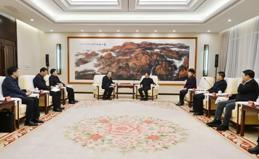 三峽集團(tuán)董事長(zhǎng)、黨組書(shū)記雷鳴山拜會(huì)內(nèi)蒙古自治區(qū)黨委書(shū)記孫紹騁、自治區(qū)主席王莉霞