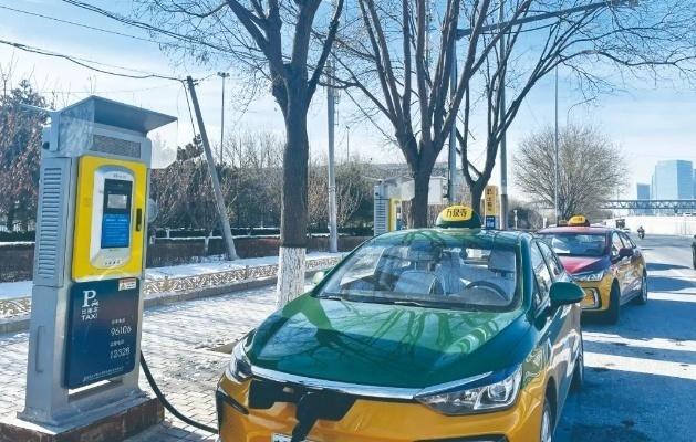 一天去四趟換電站，新能源出租車(chē)“不抗凍”怎么開(kāi)