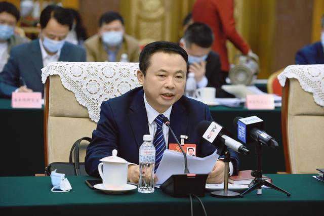 【兩會(huì)好聲音】全國(guó)人大代表、天能控股董事長(zhǎng)張?zhí)烊危和苿?dòng)《可再生能源法》修訂，保障國(guó)家