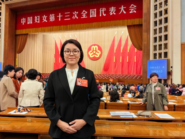 中國(guó)能建北京設(shè)備公司黨委書記、董事長(zhǎng)，中國(guó)能建首批一級(jí)技術(shù)專家張?jiān)氯A獲全國(guó)三八紅旗手榮譽(yù)稱號(hào)