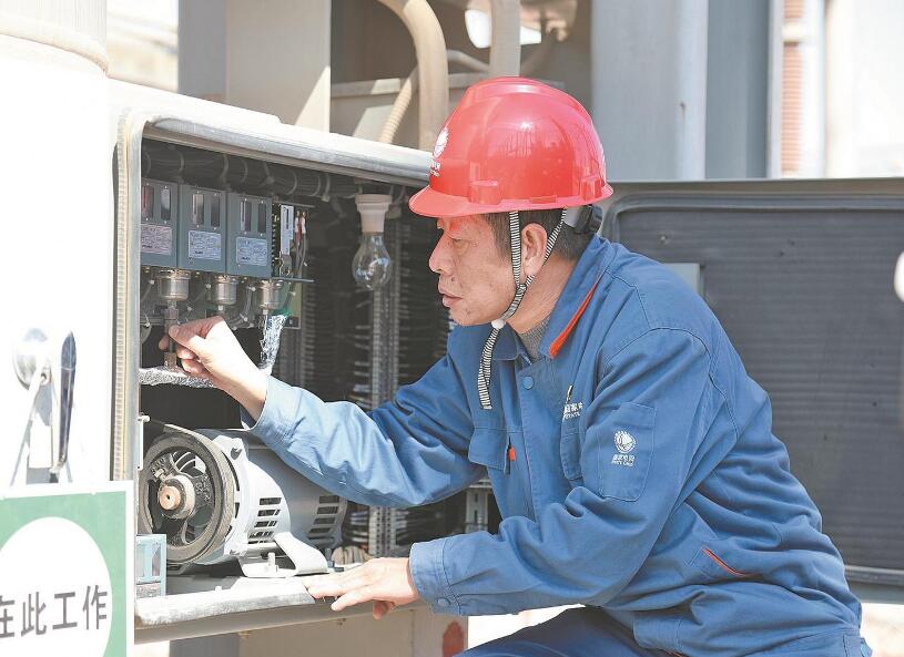 【國網(wǎng)楷?！垮X建華：把守護電網(wǎng)安全當作一生的事業(yè)