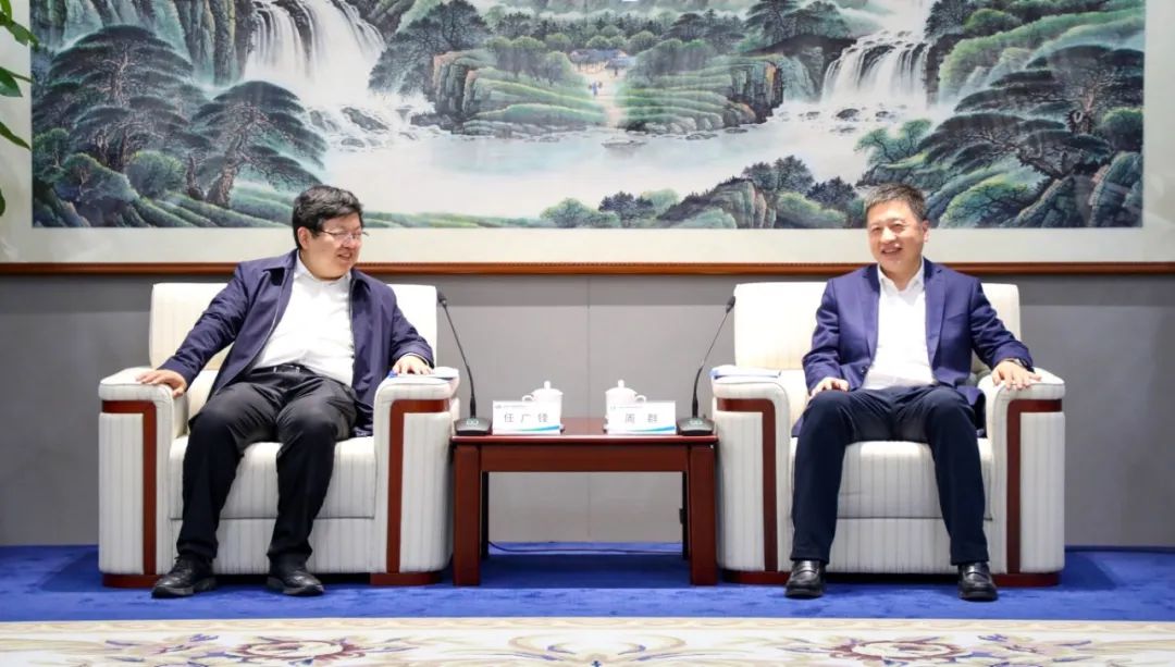 中國電氣裝備黨委副書記、總經(jīng)理周群會見濟南市副市長任廣鋒