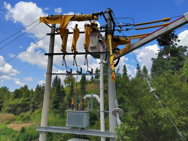 貴州石阡供電局大力推進低電壓、重過載專項治理，提升電力供應(yīng)穩(wěn)定性