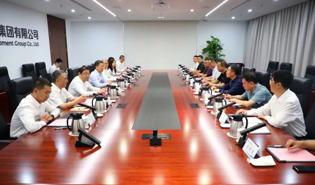 中國電氣裝備黨委書記、董事長李洪鳳會(huì)見陜西省人大常委會(huì)副主任、寶雞市委書記楊廣亭