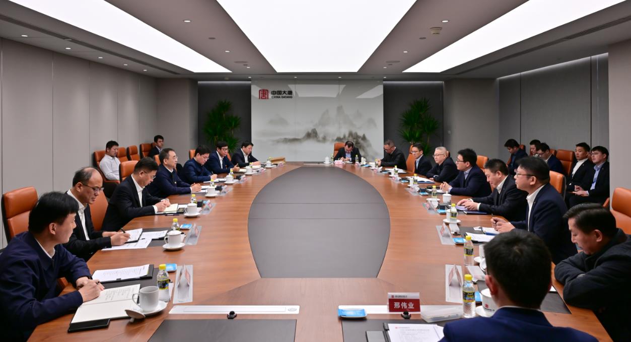 大唐集團(tuán)黨組書記、董事長鄒磊與上海電氣黨委書記、董事長吳磊會談