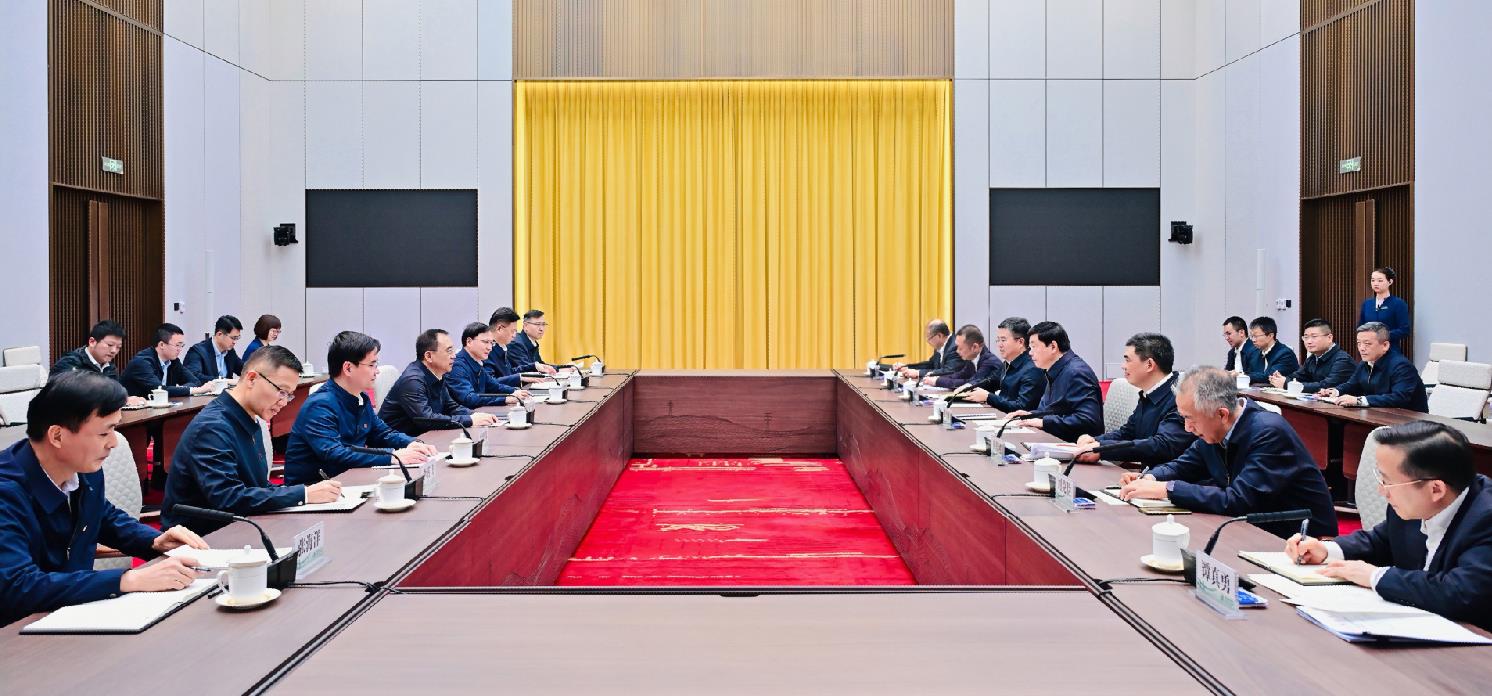 中國大唐集團董事長鄒磊、總經(jīng)理張傳江與國家電網(wǎng)董事長張智剛、總經(jīng)理龐驍剛會談