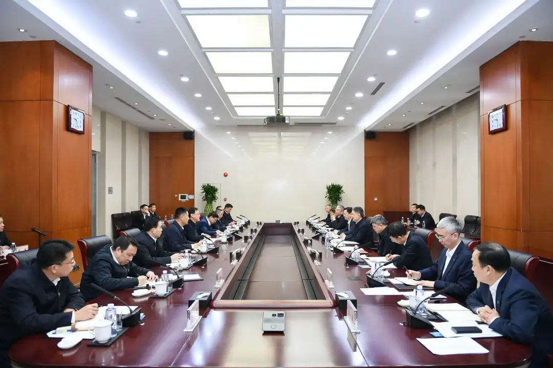 華能集團(tuán)董事長、黨組書記溫樞剛會見中國安能董事長陳奕輝、總經(jīng)理周慶豐