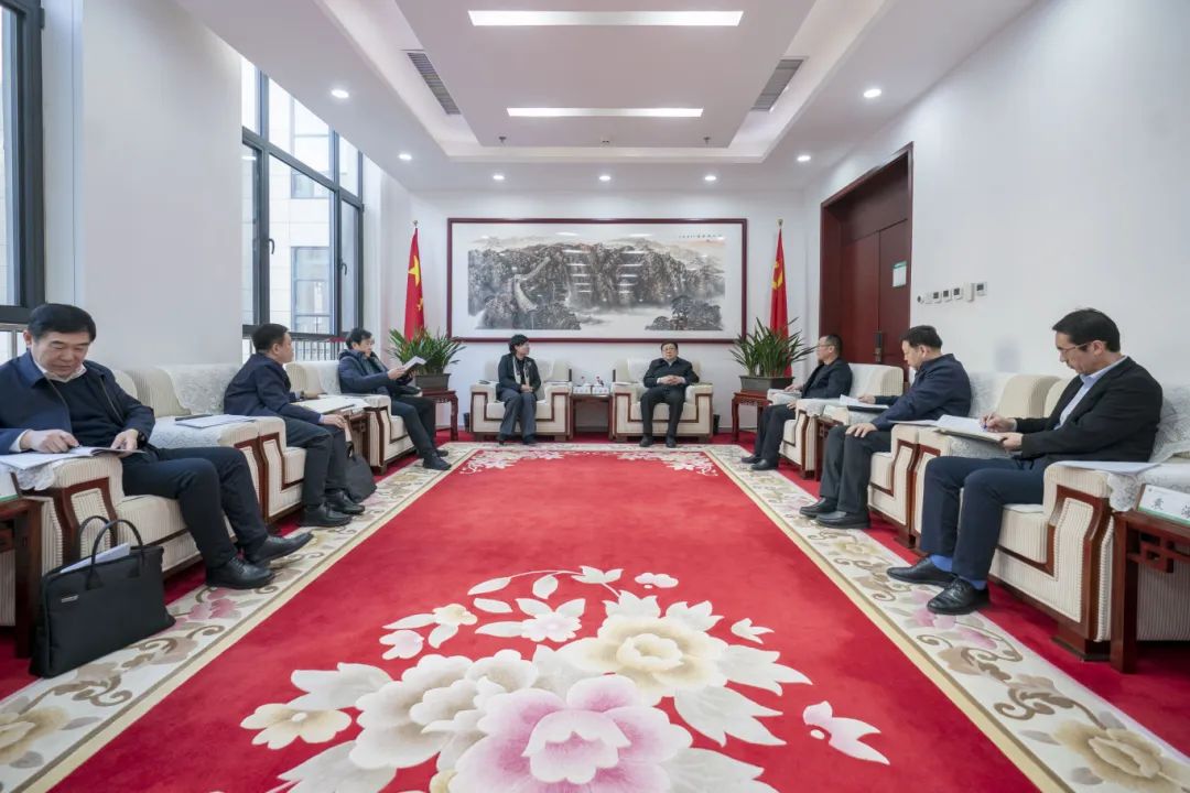 內(nèi)蒙古電力集團與包頭市政府、中國二冶集團、中國能建華北院和陜西院交流座談